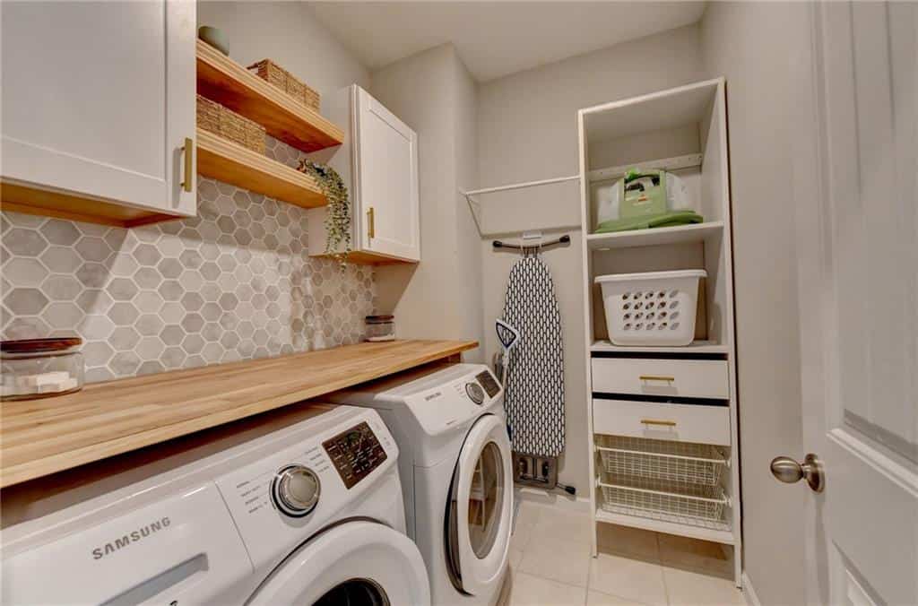 Listing photo 6
