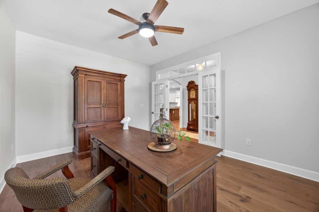 Listing photo 6