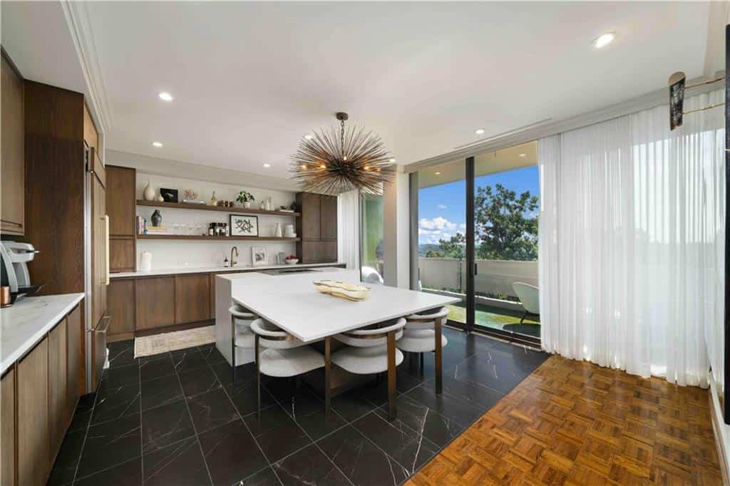 2575 Peachtree Road NE 12D #12D, Atlanta, GA 30305