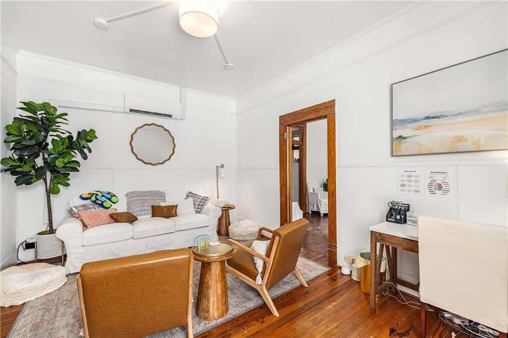 Listing photo 6