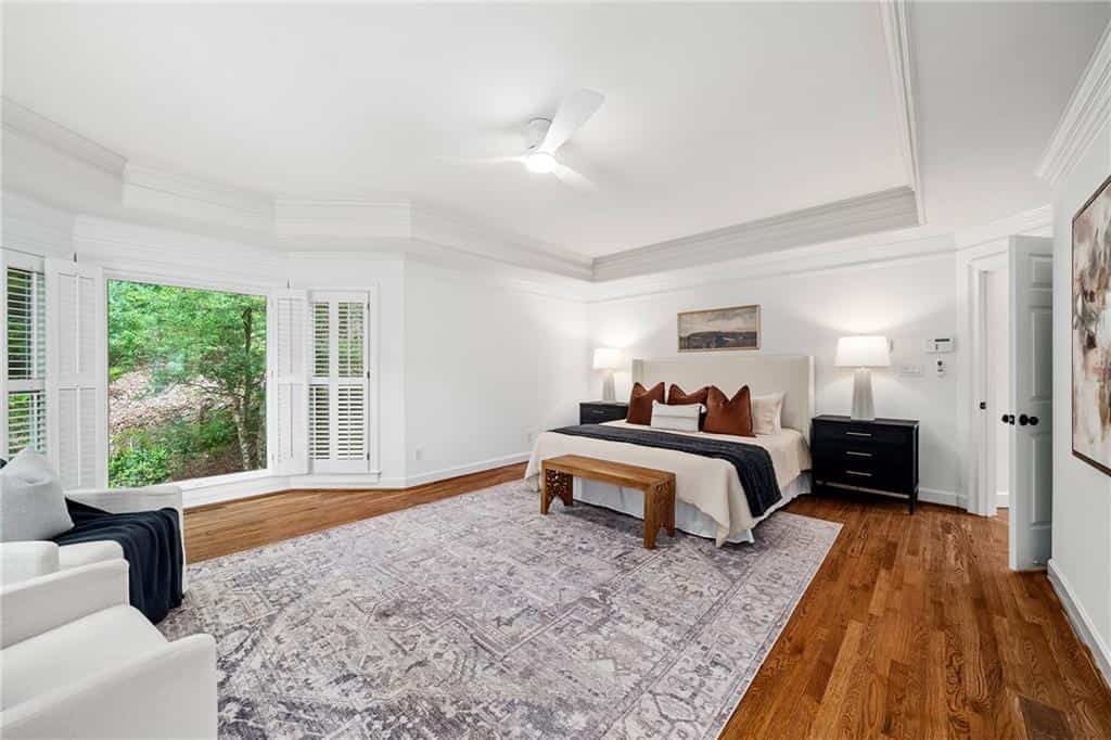 Listing photo 6