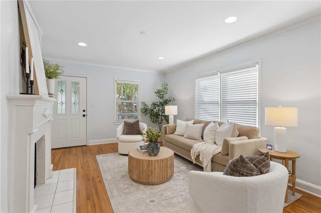Listing photo 6