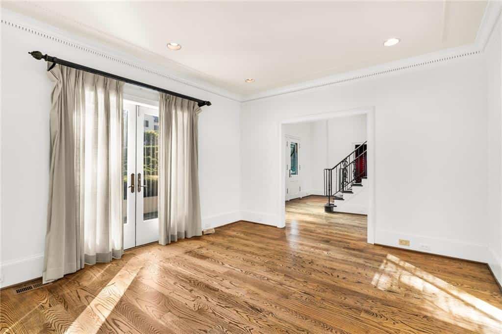 Listing photo 6