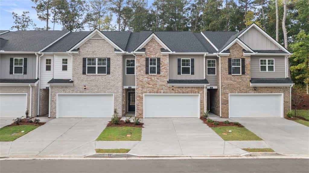 360 Silver Moon Drive, Loganville, GA 30052