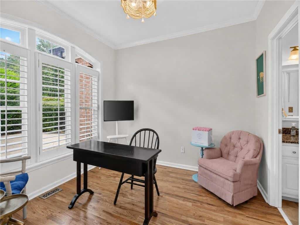 Listing photo 6