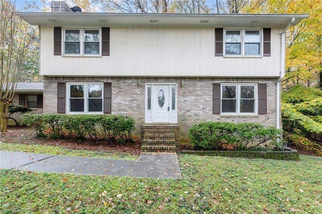 620 Oakstone Way, Roswell, GA 30075
