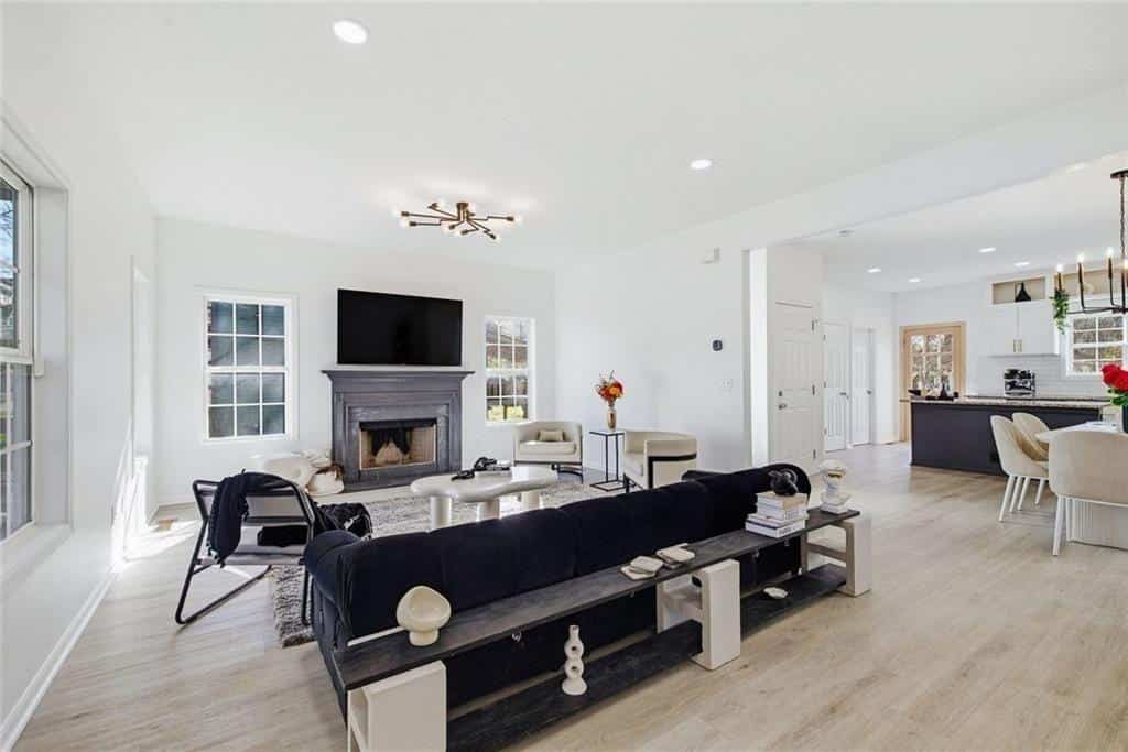 Listing photo 6