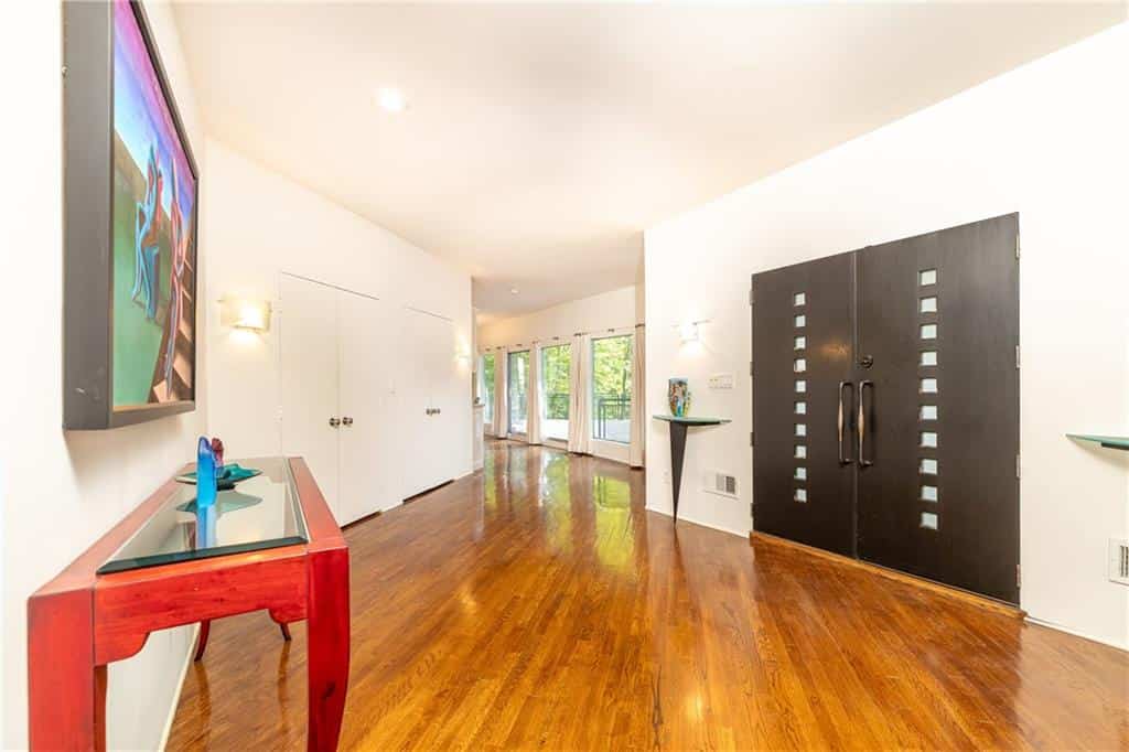 Listing photo 6