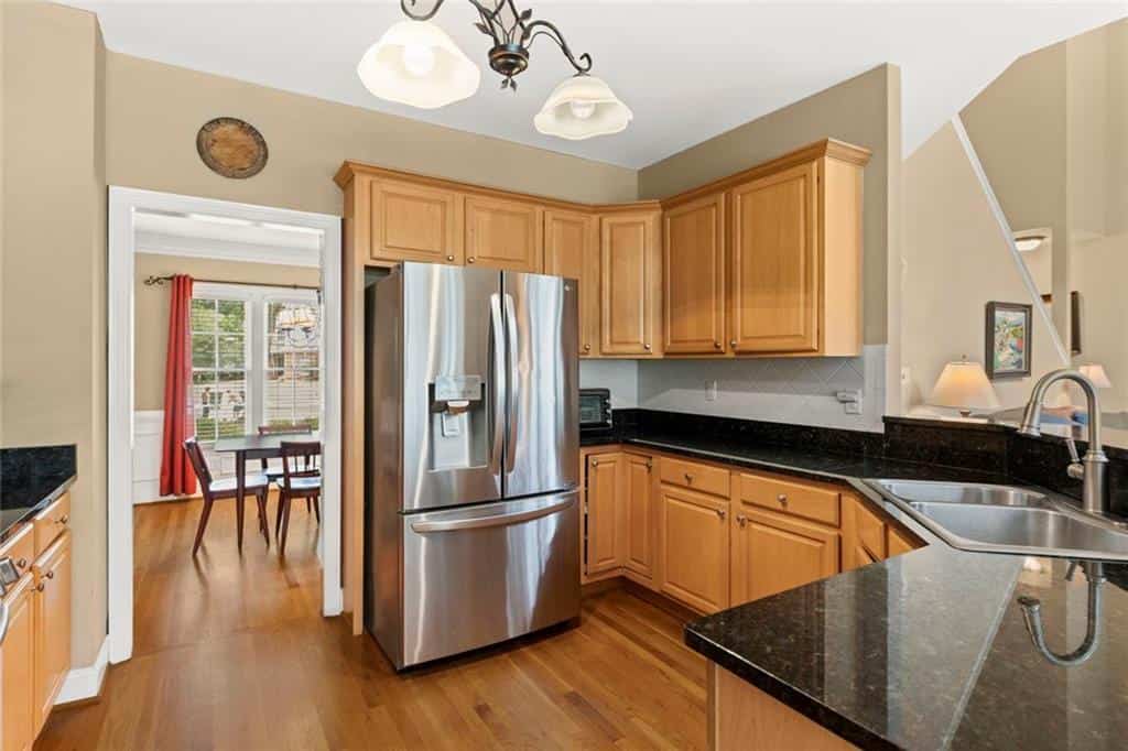 Listing photo 6
