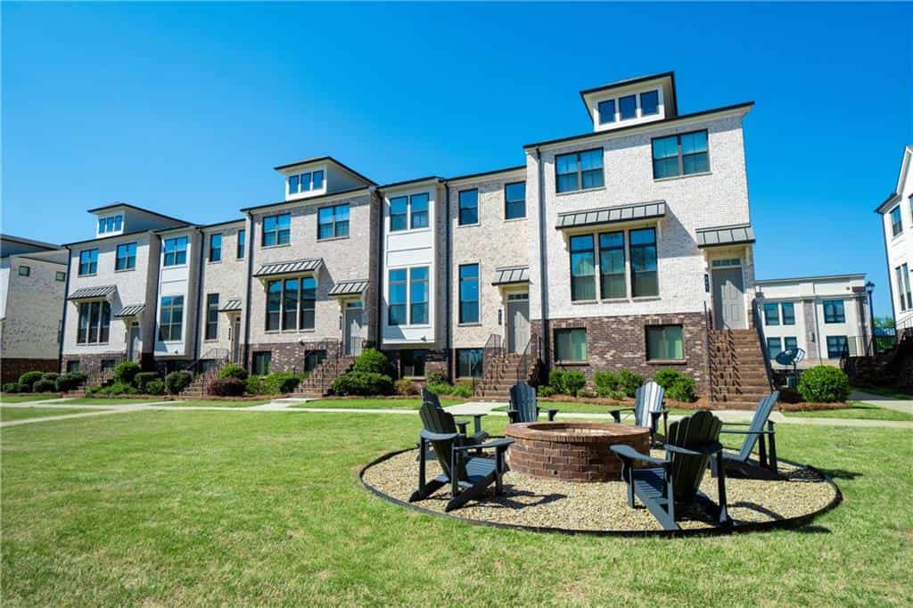 615 Fair View Circle, Roswell, GA 30076