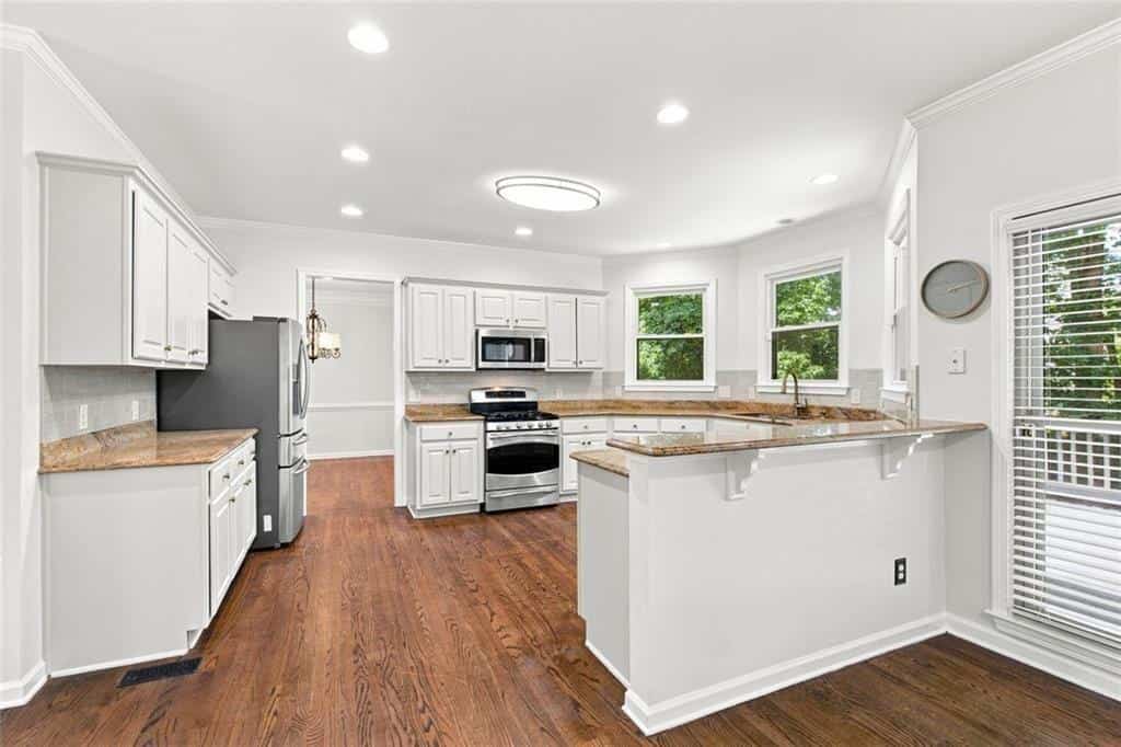 Listing photo 6