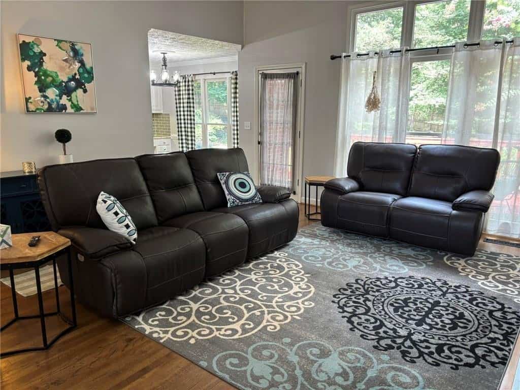 Listing photo 6