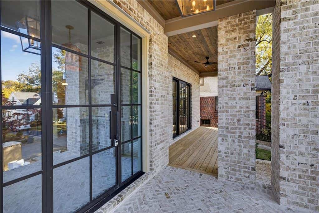 Listing photo 6