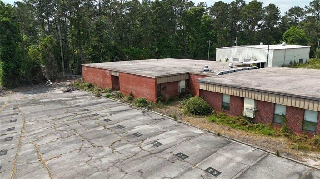 Listing photo 6