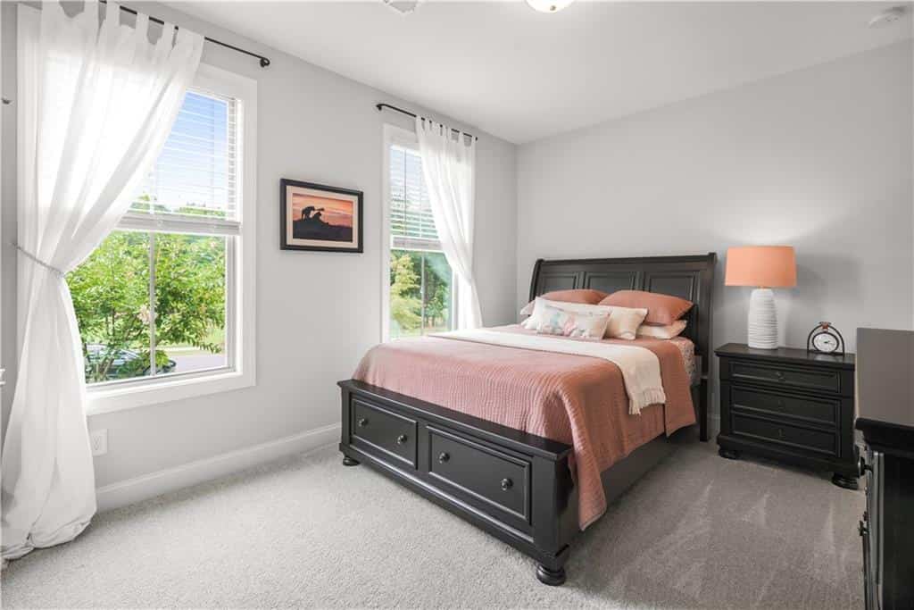 Listing photo 6