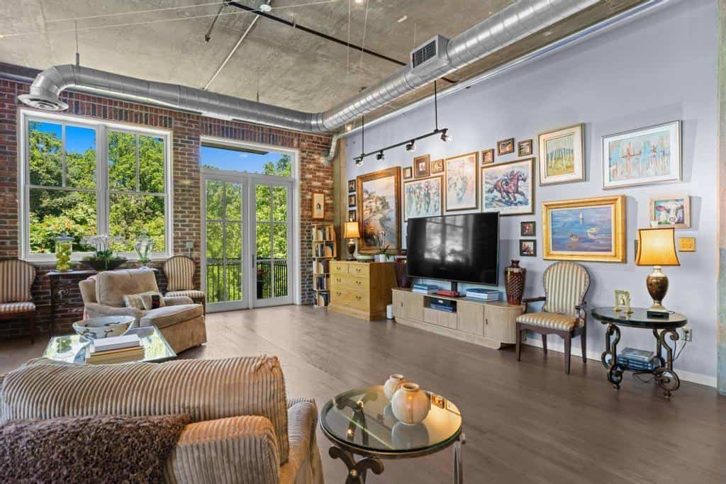 Listing photo 6