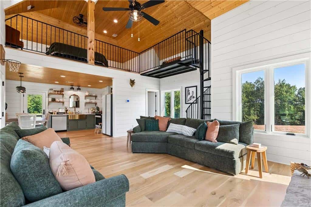 Listing photo 6