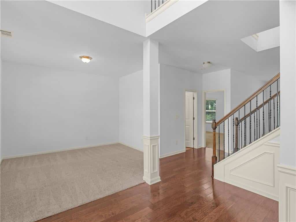 Listing photo 6