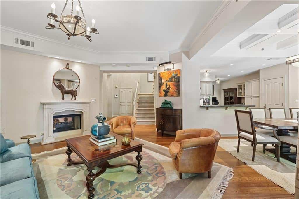 Listing photo 6
