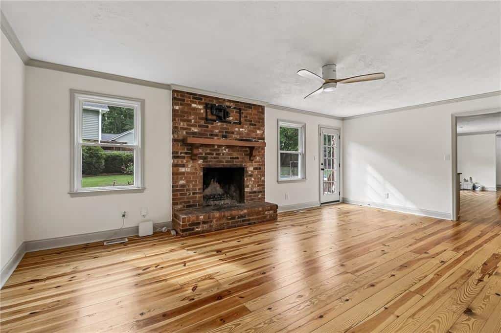 Listing photo 6