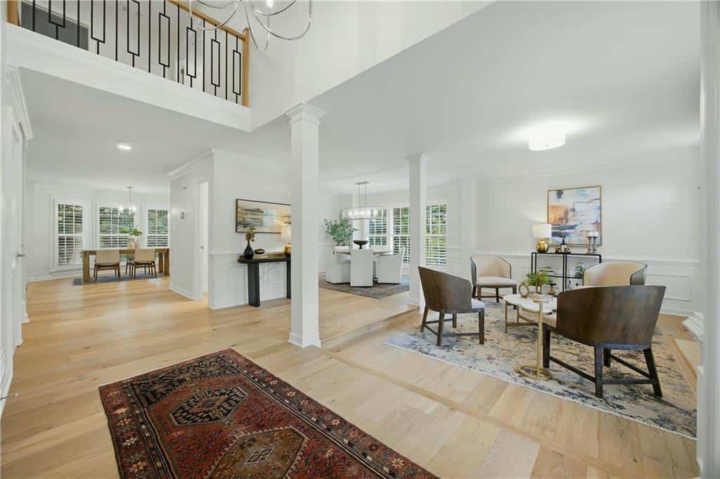 Listing photo 2