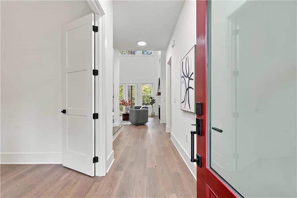 Listing photo 6