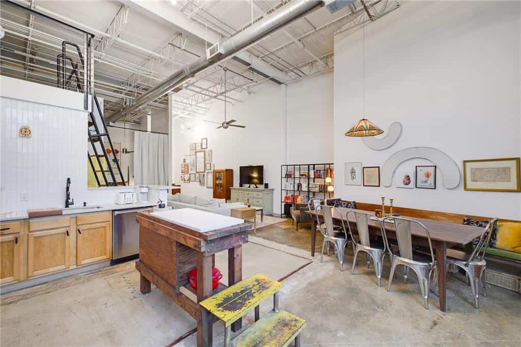 Listing photo 6
