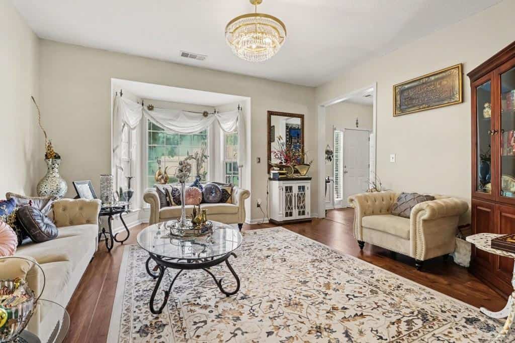Listing photo 6