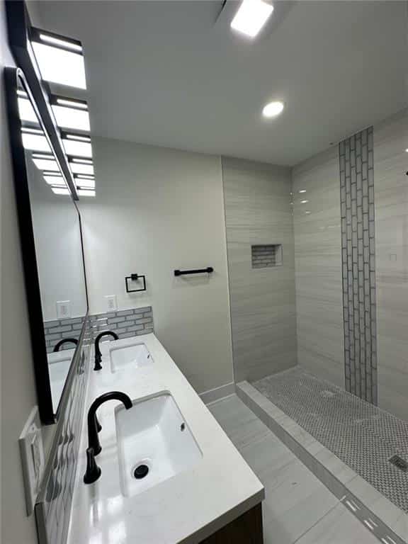 Listing photo 6