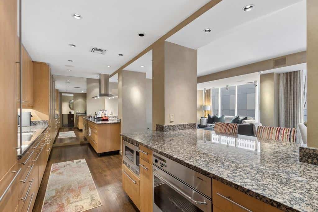 145 15th Street NE 824 #824, Atlanta, GA 30309