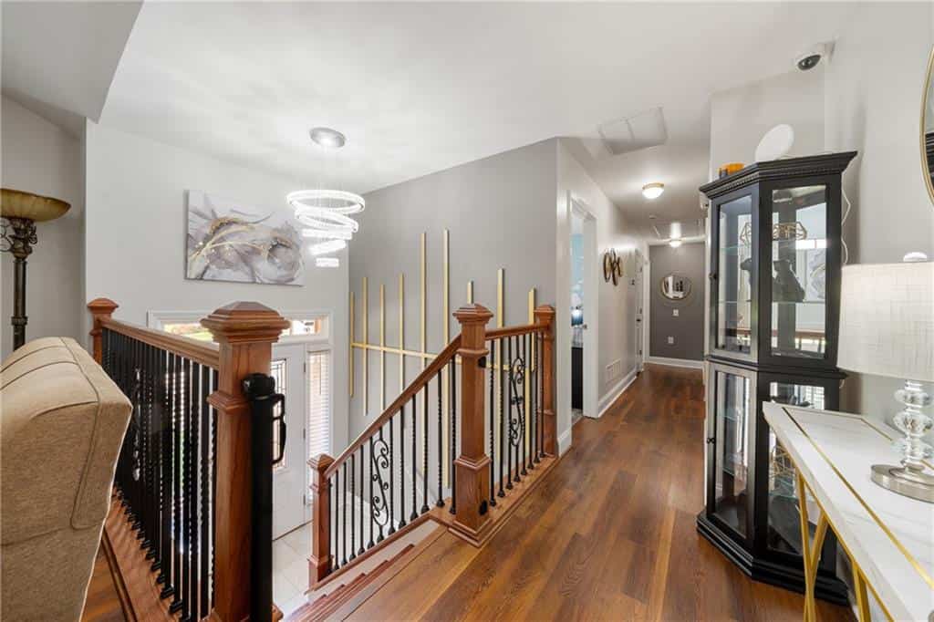 Listing photo 6