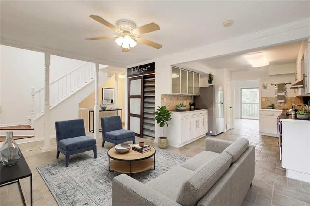 Listing photo 6