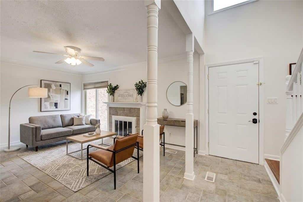 Listing photo 3