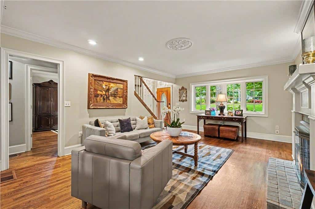 Listing photo 6