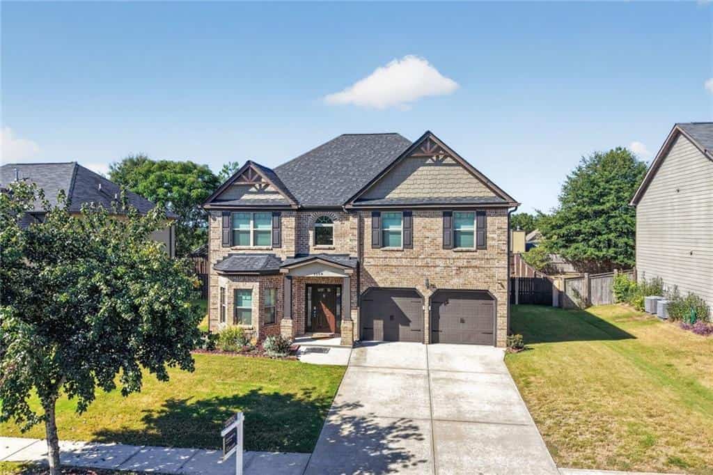 Listing photo 2