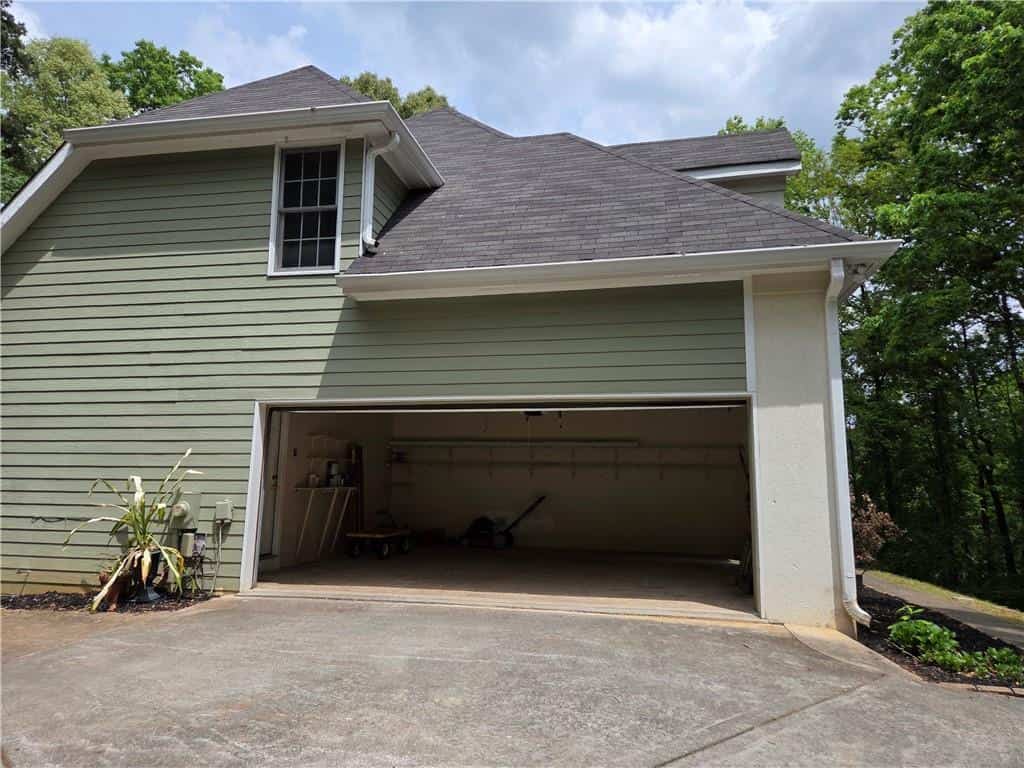 Listing photo 6