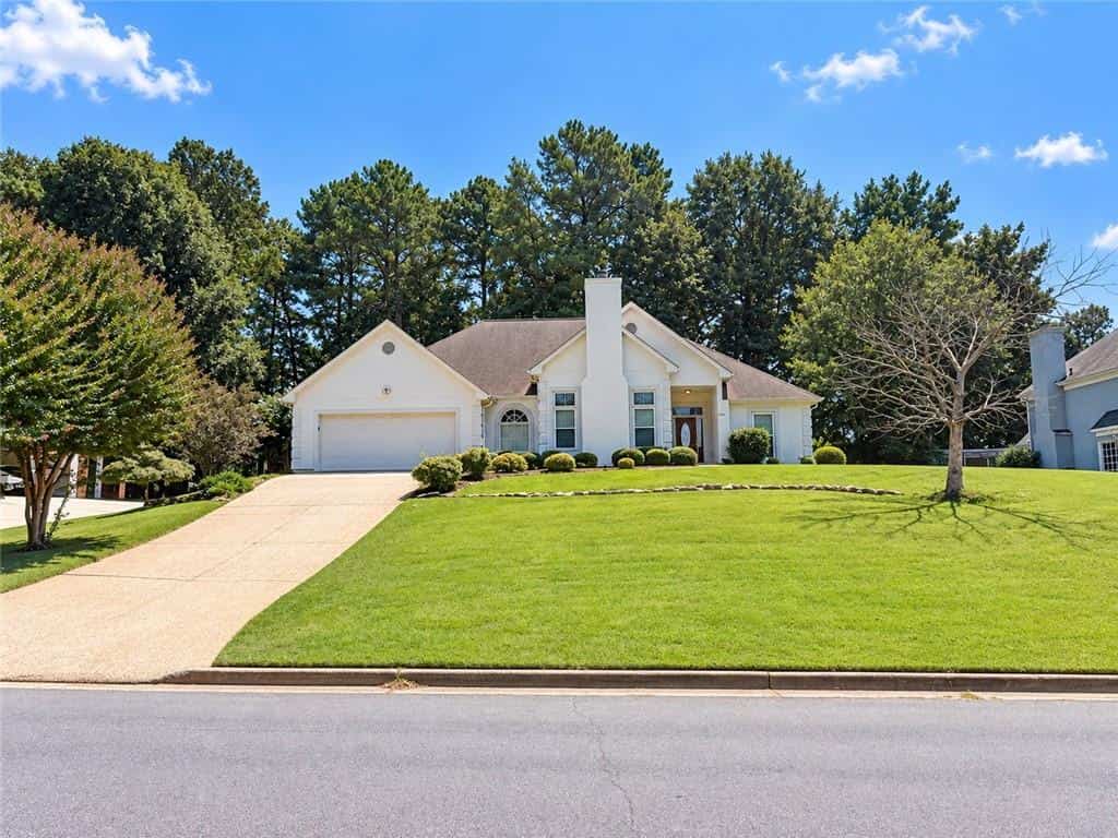 1090 Swan Mill Court, Suwanee, GA 30024
