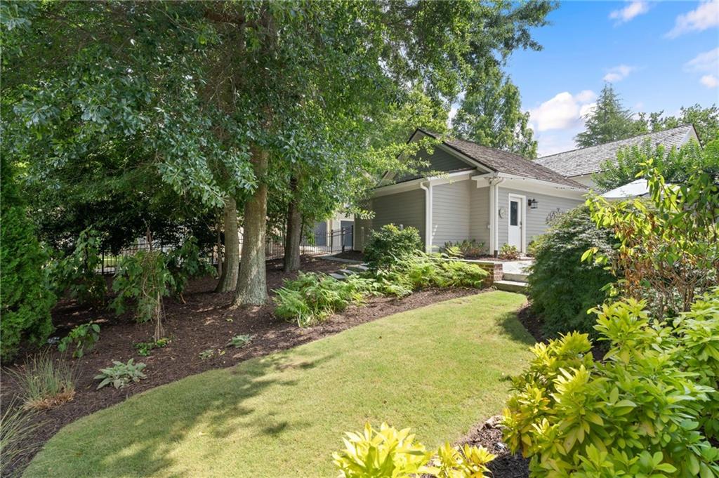 Listing photo 6