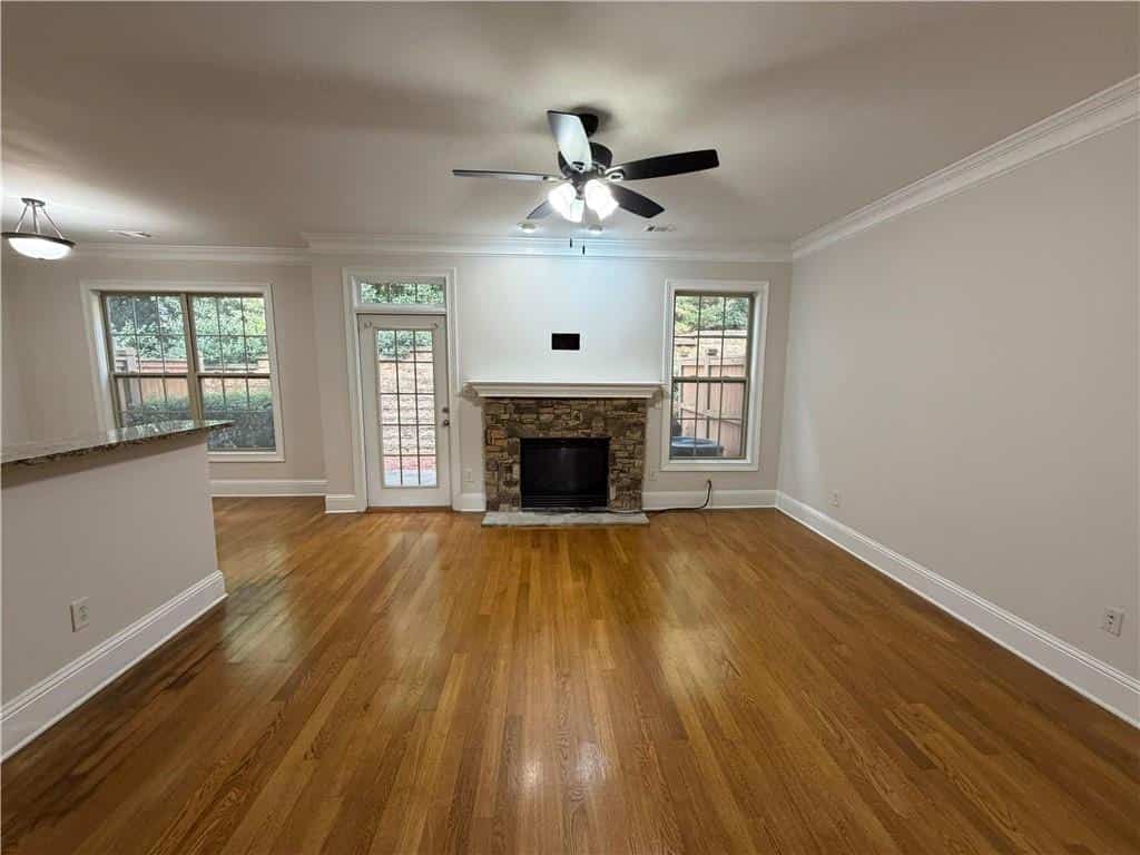 Listing photo 6