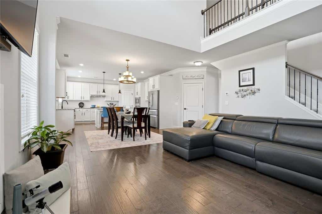 Listing photo 6