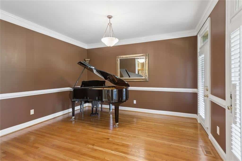Listing photo 6