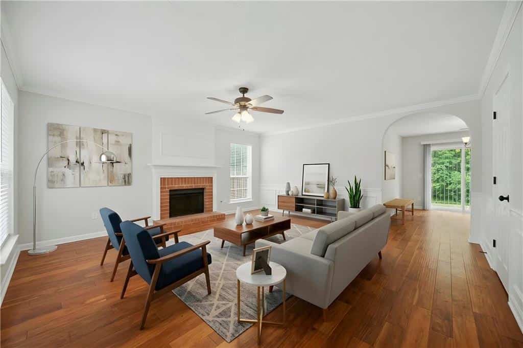 Listing photo 3