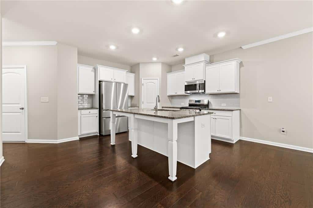 Listing photo 6