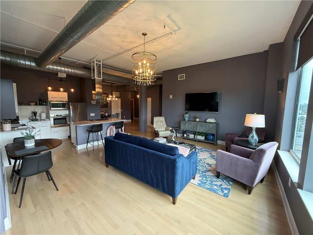 Listing photo 6