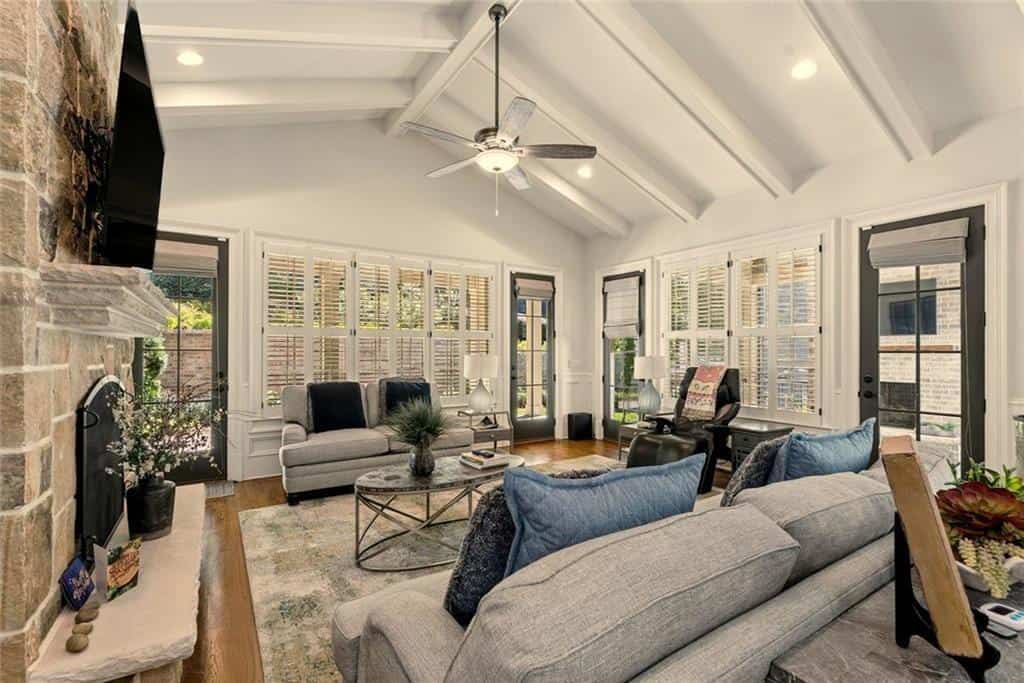 Listing photo 6