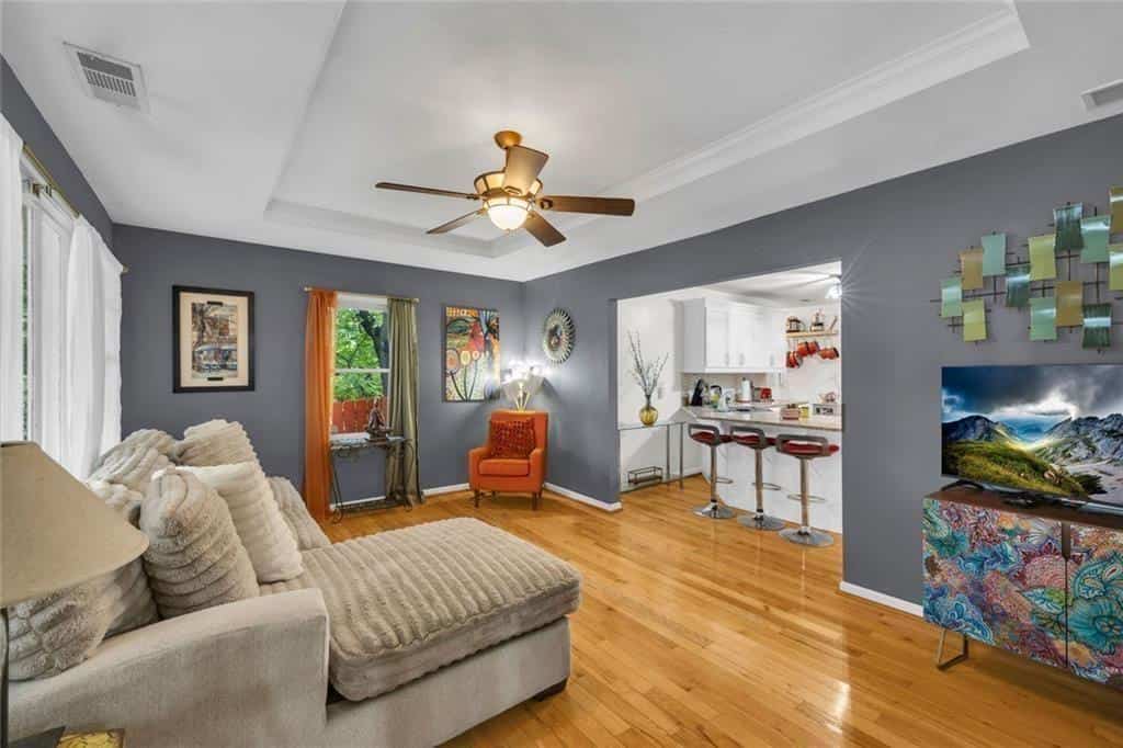 Listing photo 6