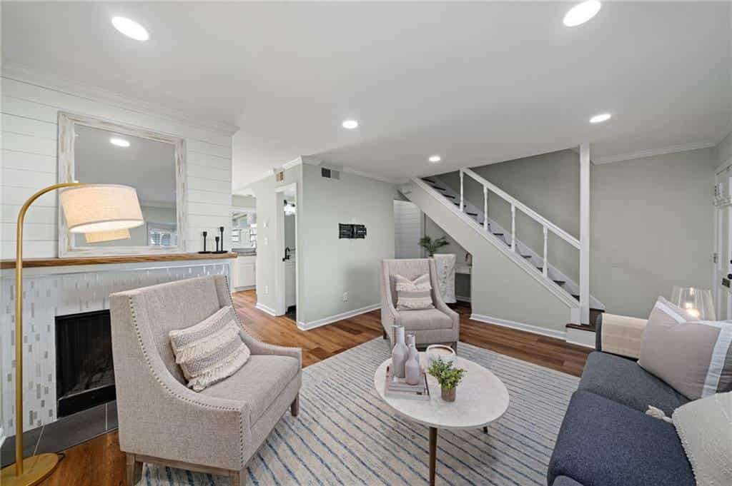 Listing photo 6