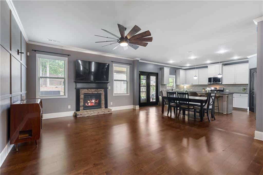 Listing photo 6
