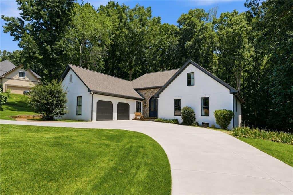 3325 Sweetwater Drive, Cumming, GA 30041