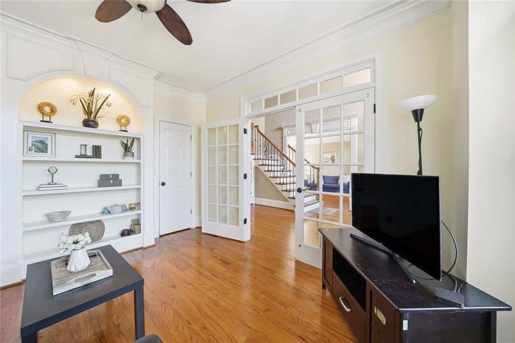 Listing photo 6
